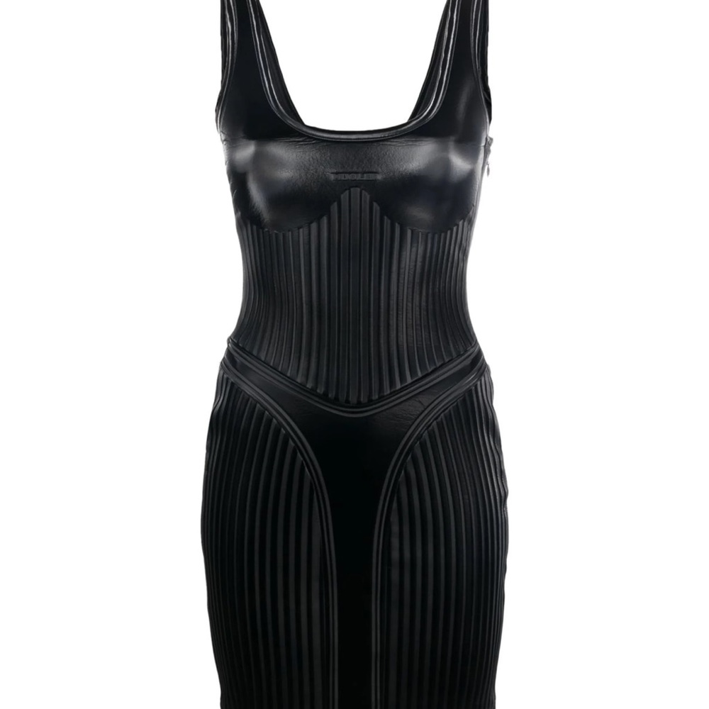 Black Sleeveless Bodycon Dress